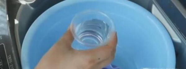 滚筒洗衣机有异味如何去除