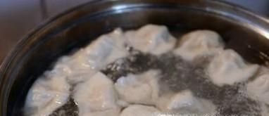 冷冻饺子是冷水下锅煮好？还是热水煮好？