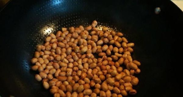 生吃花生米好不好?