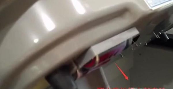 燃气灶中的电池如何更换