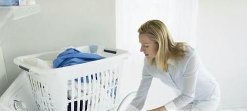 怎样洗干净一件白衬衫？