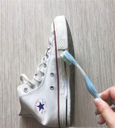 耐克欧文3白色如何清理