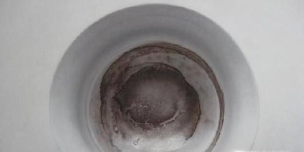 茶杯里的茶渍如何洗去