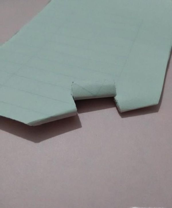 没有订书机,如何快速将纸张订起来呢?