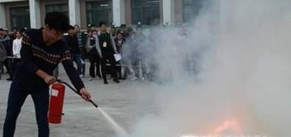 怎样使用ABC干粉灭火器