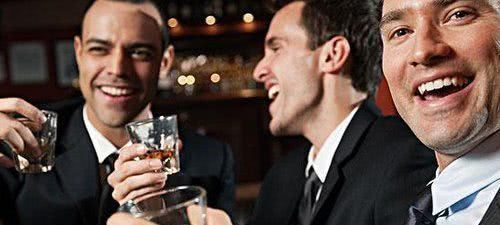 每天喝一杯白酒,一个月后身体会有哪些变化?