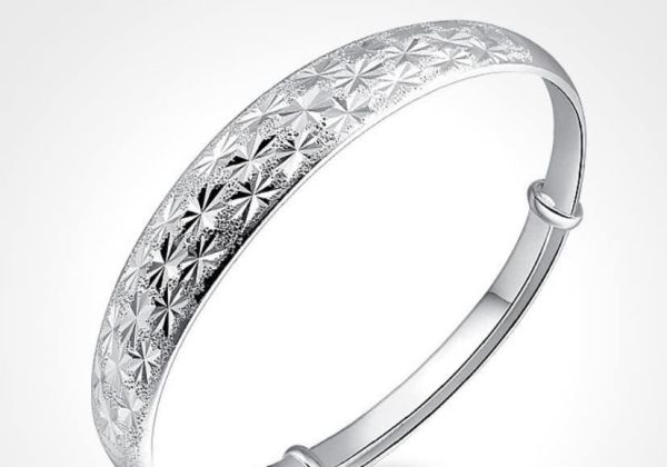 经常戴银手镯有啥好处?