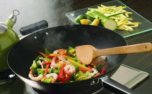 不粘锅涂层对身体有害吗？