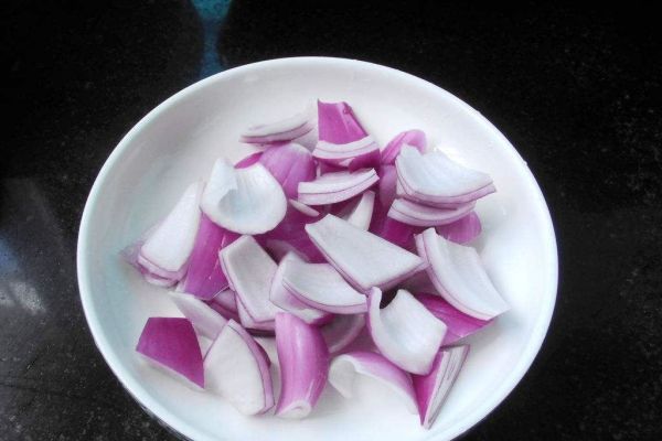 洋葱不能和什么一起吃？