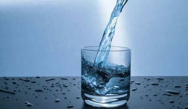 喝水真的可以减肥吗，正确的喝水方法和时间介绍