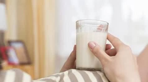 女性生完孩子后什么时间来月经比较好？