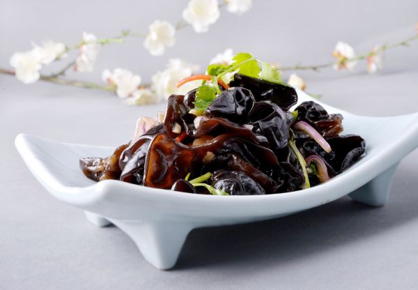 木耳不能和什么一起吃