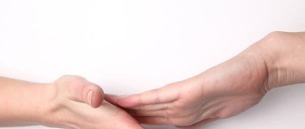 手上起小水泡是怎么回事？