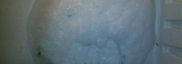 直冷冰箱冷藏室结冰正常吗