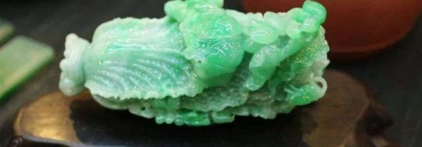 翡翠会越戴越绿吗?