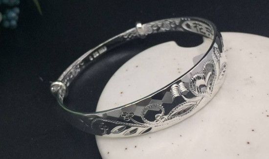 银镯子发黑了怎么能擦亮