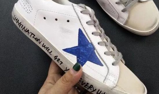 鞋子上的黑色划痕怎么去掉