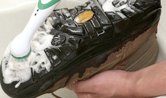 鞋子上的黑色划痕怎么去掉