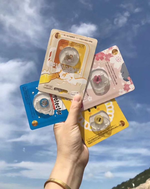 手机防辐射贴有用吗?