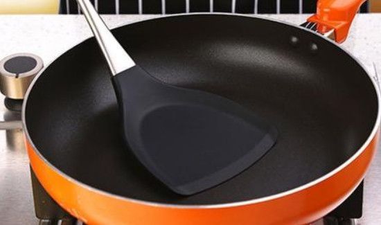 不粘锅可以用铁铲吗