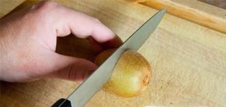 如何剥猕猴桃的皮