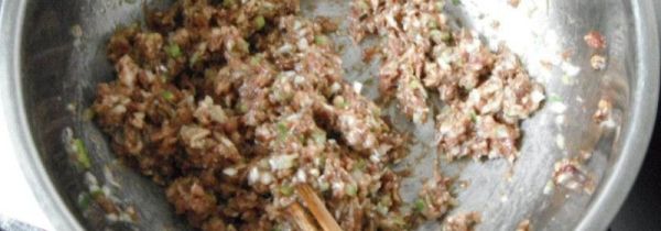 猪肉香菇饺子馅怎么调嫩