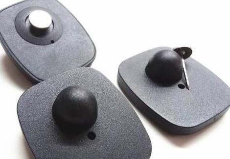 教你如何迅速的取下衣服上的磁力扣