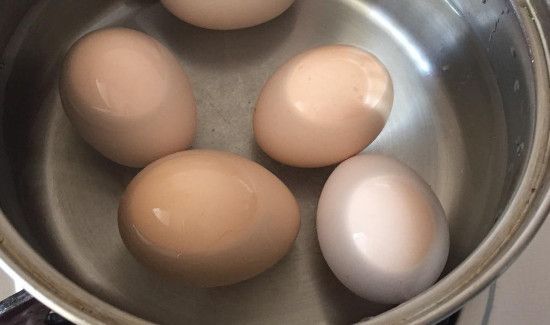 微波炉可以煮鸡蛋吗