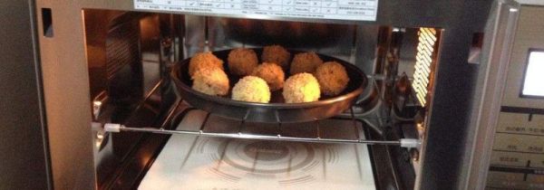 微波炉可以煮鸡蛋吗