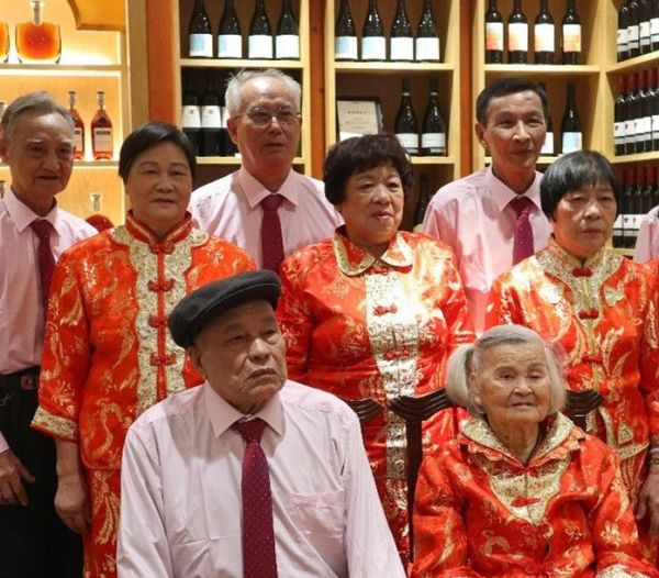 金婚银婚是多少年？