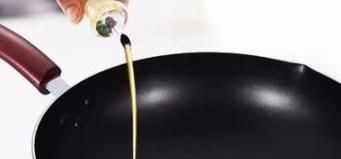 新买的不粘锅第一次使用怎么处理