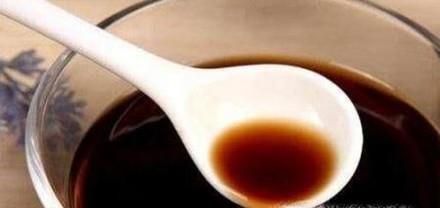 如何去除衣服上的口香糖？