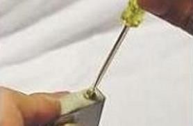 zippo怎么换火石?