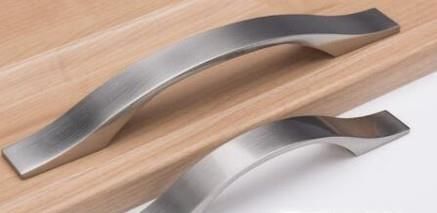 没开瓶器怎样开啤酒盖