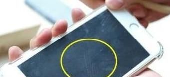 怎么把手机钢化膜撕下来？