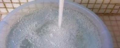 马桶堵了怎么解决（一招就搞定）