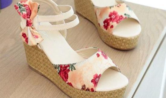 凉鞋臭味怎么快速去除