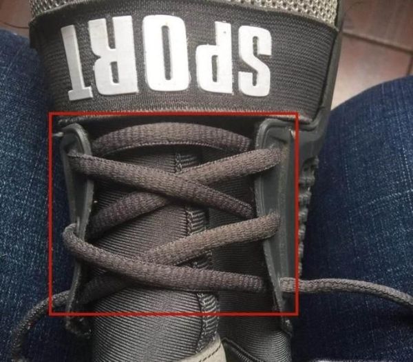 最简单的蝴蝶结鞋带系法