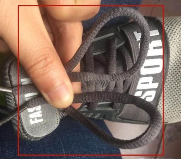 最简单的蝴蝶结鞋带系法