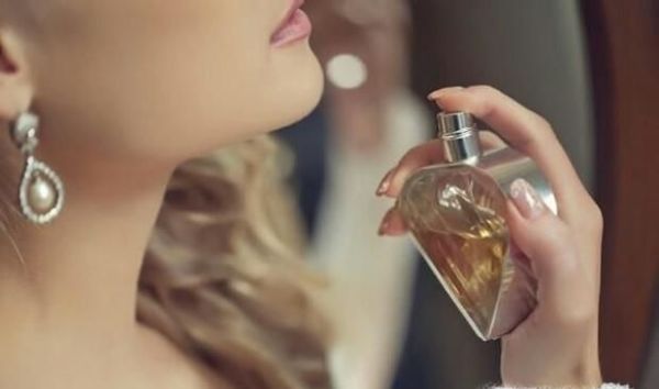 怎样喷香水,喷香水的小妙招