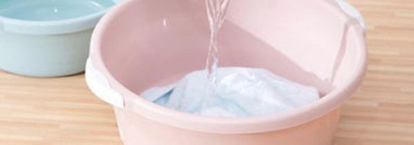 碳素笔字迹怎么去除衣服上