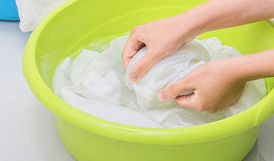 碳素笔字迹怎么去除衣服上