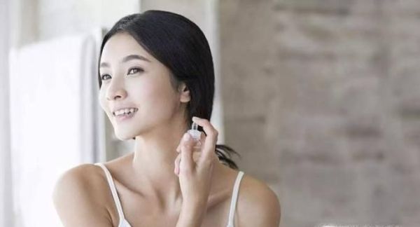 怎样喷香水，喷香水的小妙招