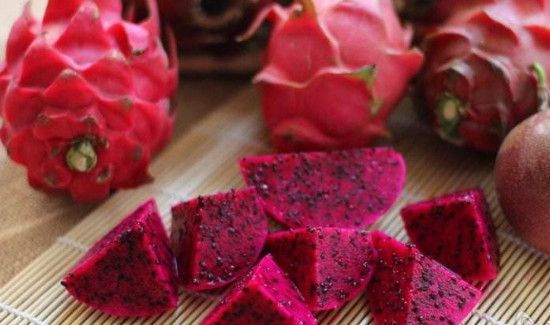 火龙果外皮发了点霉还能不能吃