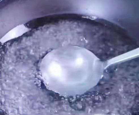 做水煮荷包蛋的技巧方法