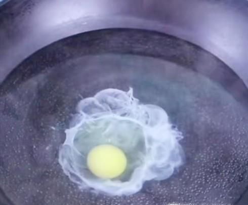 做水煮荷包蛋的技巧方法