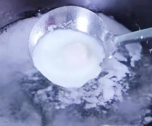 做水煮荷包蛋的技巧方法