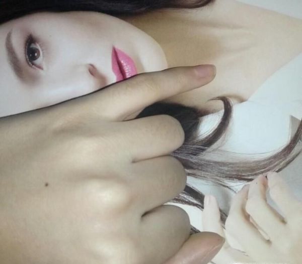 人的手五个指头分别叫什么，那个是正面和反面