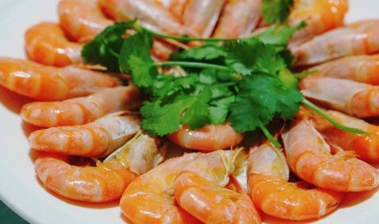 吃完桃子能吃虾吗