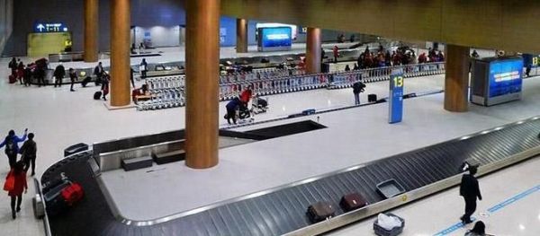 第一次坐飞机应该怎么坐